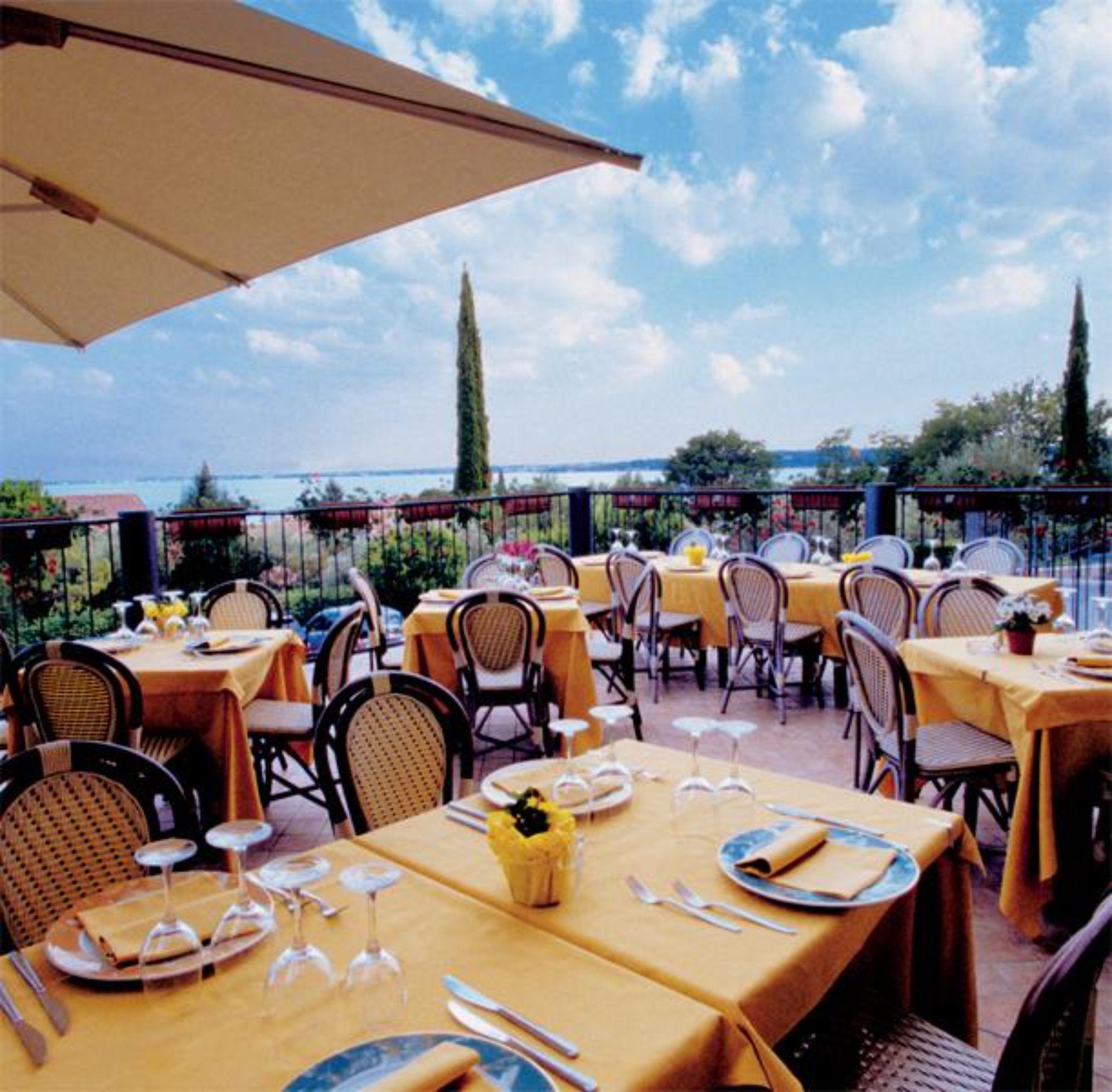 Ahg Riva Del Sole Hotel - Adults Only Moniga del Garda Exterior foto