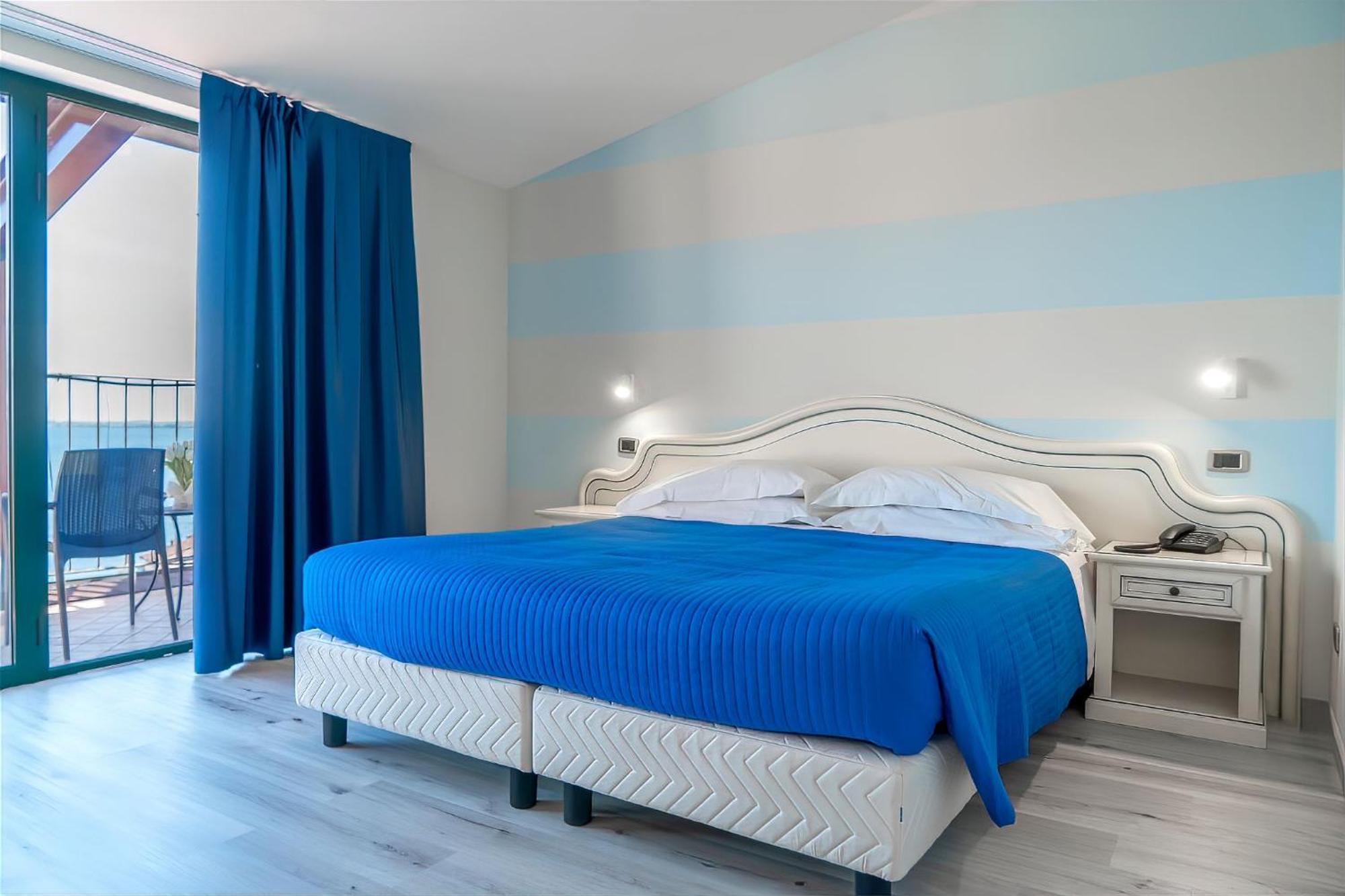 Ahg Riva Del Sole Hotel - Adults Only Moniga del Garda Exterior foto