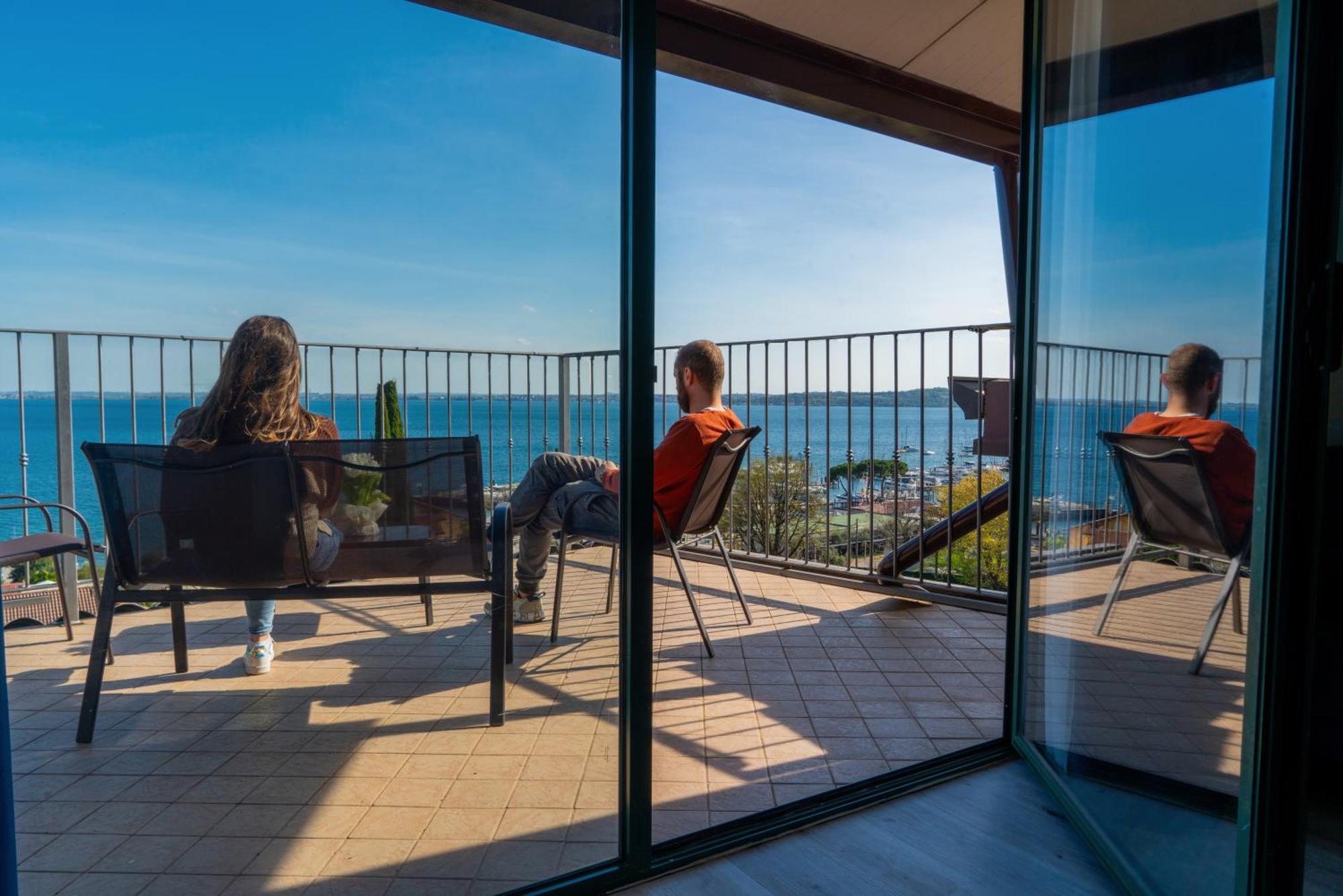 Ahg Riva Del Sole Hotel - Adults Only Moniga del Garda Exterior foto