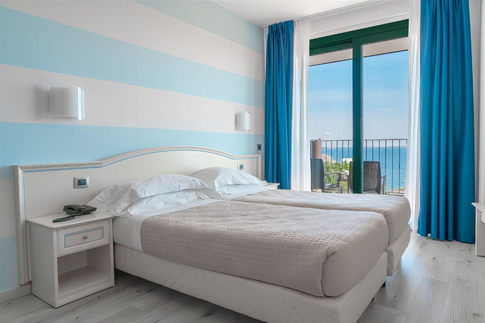 Ahg Riva Del Sole Hotel - Adults Only Moniga del Garda Exterior foto