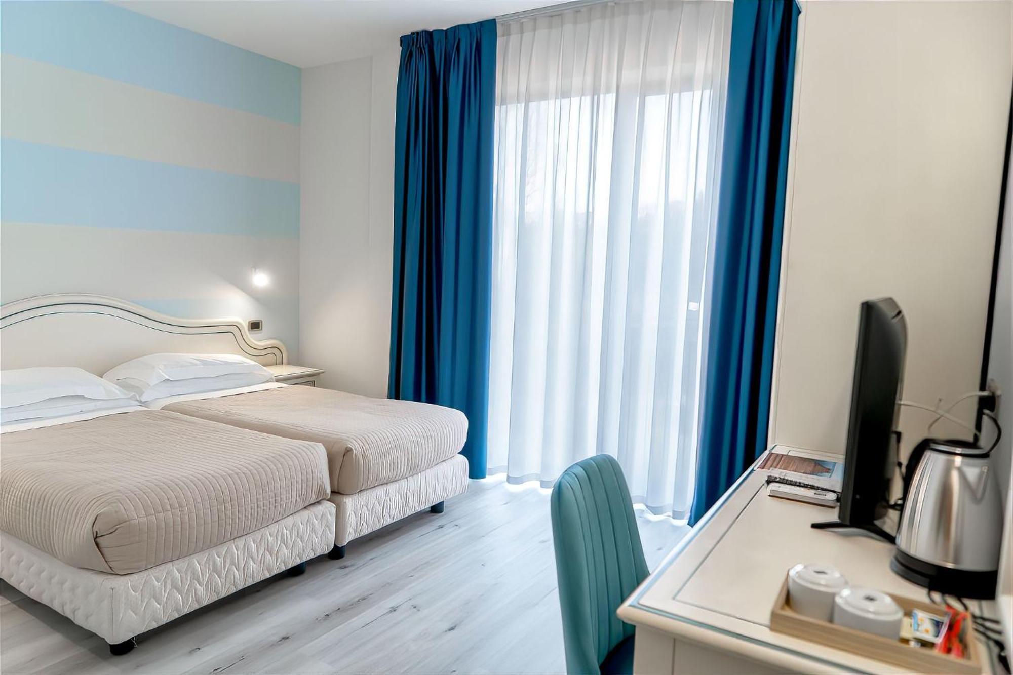 Ahg Riva Del Sole Hotel - Adults Only Moniga del Garda Exterior foto