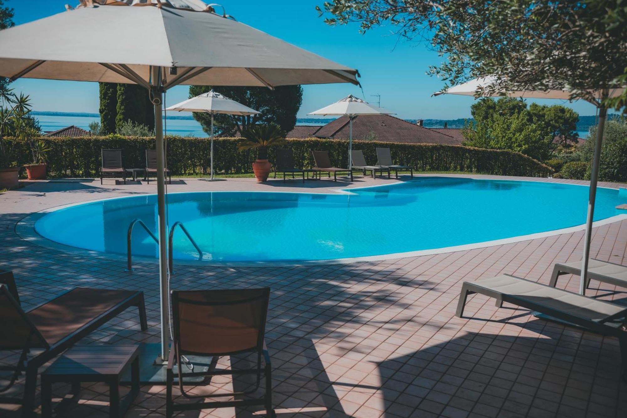 Ahg Riva Del Sole Hotel - Adults Only Moniga del Garda Exterior foto