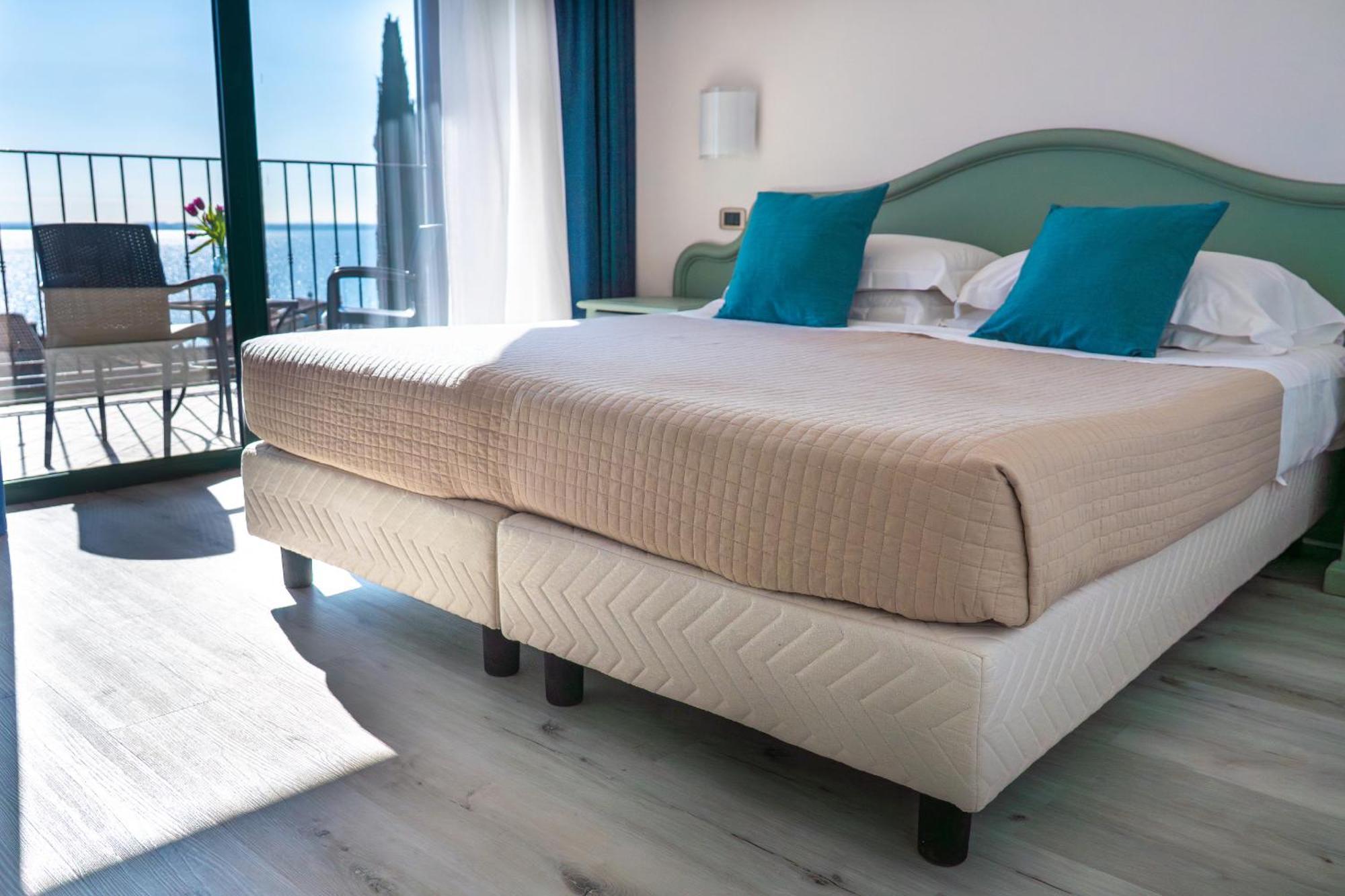 Ahg Riva Del Sole Hotel - Adults Only Moniga del Garda Exterior foto