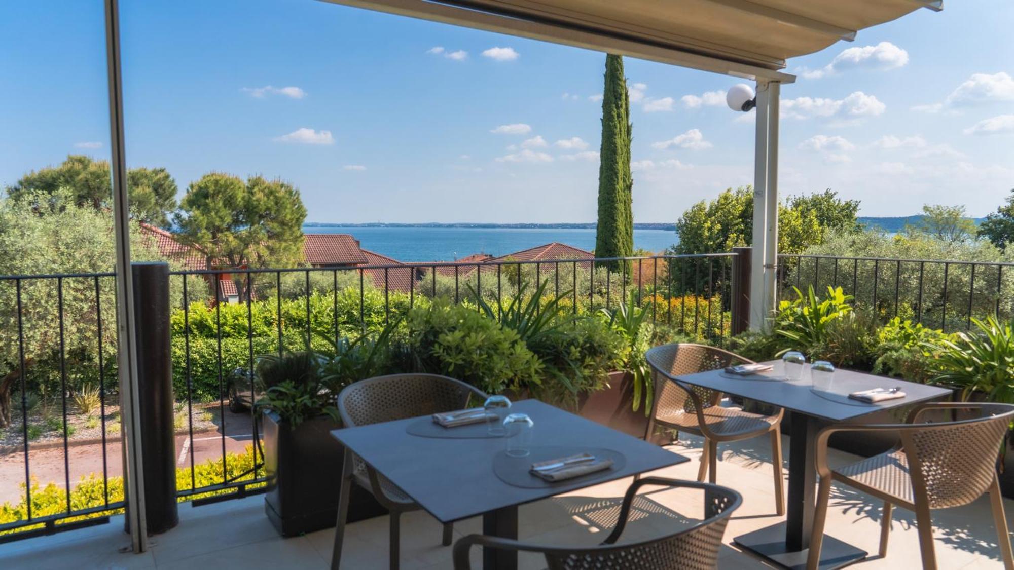 Ahg Riva Del Sole Hotel - Adults Only Moniga del Garda Exterior foto